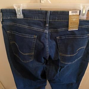Women’s Levi jeans